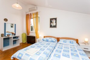 1 bedroom, iron/ironing board, WiFi, bed sheets