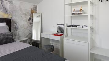 1 slaapkamer, een strijkplank/strijkijzer, gratis internet, beddengoed