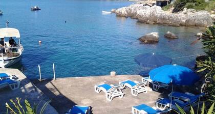 Apartments Rašica Molunat - Triple Room Sea View