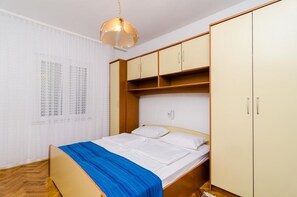 3 bedrooms, free WiFi, bed sheets