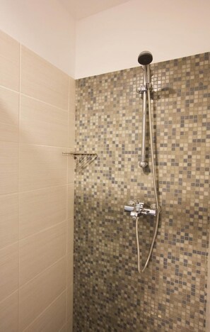 Hair dryer, towels