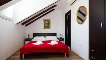 1 bedroom, iron/ironing board, Internet, bed sheets
