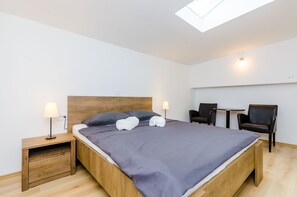 1 chambre, bureau, Wi-Fi, draps fournis