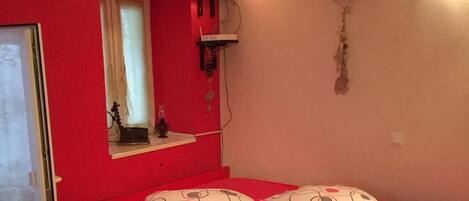 1 多间卧室、免费 WiFi、床单