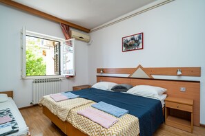 WiFi, bed sheets
