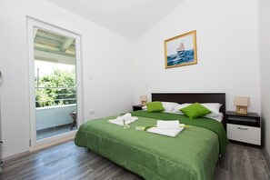 1 bedroom, iron/ironing board, free Internet, bed sheets - Villa Mia - One Bedroom Apartment With Balcony (Dubrovnik)