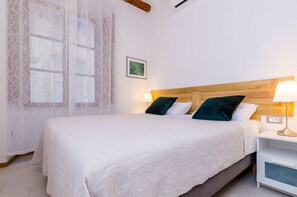1 bedroom, WiFi, bed sheets - Zelenci Apartments - One-Bedroom Apartment with City View (Zelenci 1) (Dubrovnik)