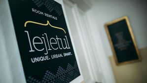 A sign for 'le jeltul' room rentals with a modern design and geometric patterns. - Rooms Lejletul - Family Double Room with Square View (Miradž) (Split)