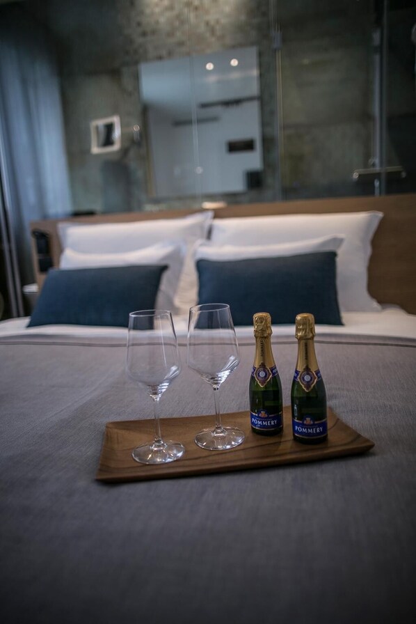 1 bedroom, WiFi, bed sheets - Rooms Lejletul - Family Double Room with Square View (Miradž) (Split)