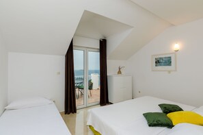 1 bedroom, internet, bed sheets - Apartments Sandito-One-Bedroom Apartment with Balcony and Sea View (Mlini)