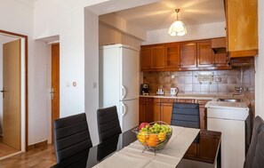 Fridge, microwave, oven, stovetop - Apartments Nena (ST) - One Bedroom Apartment with Terrace and Sea View (Pisak)