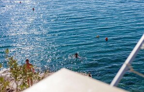 On the beach - Apartments Nena (ST) - One Bedroom Apartment with Terrace and Sea View (Pisak)