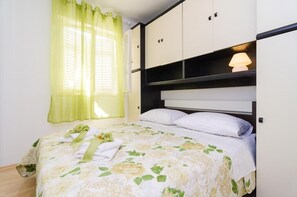 2 slaapkamers, een strijkplank/strijkijzer, wifi, beddengoed