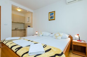 Desk, free WiFi, bed sheets