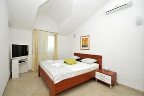 2 bedrooms, WiFi, bed sheets - Apartments Villa Moonlight - Two Bedroom Apartment with Sea View Balcony and Terrace (Delux) (Okrug Gornji)