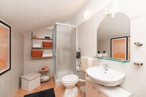 Hair dryer, towels