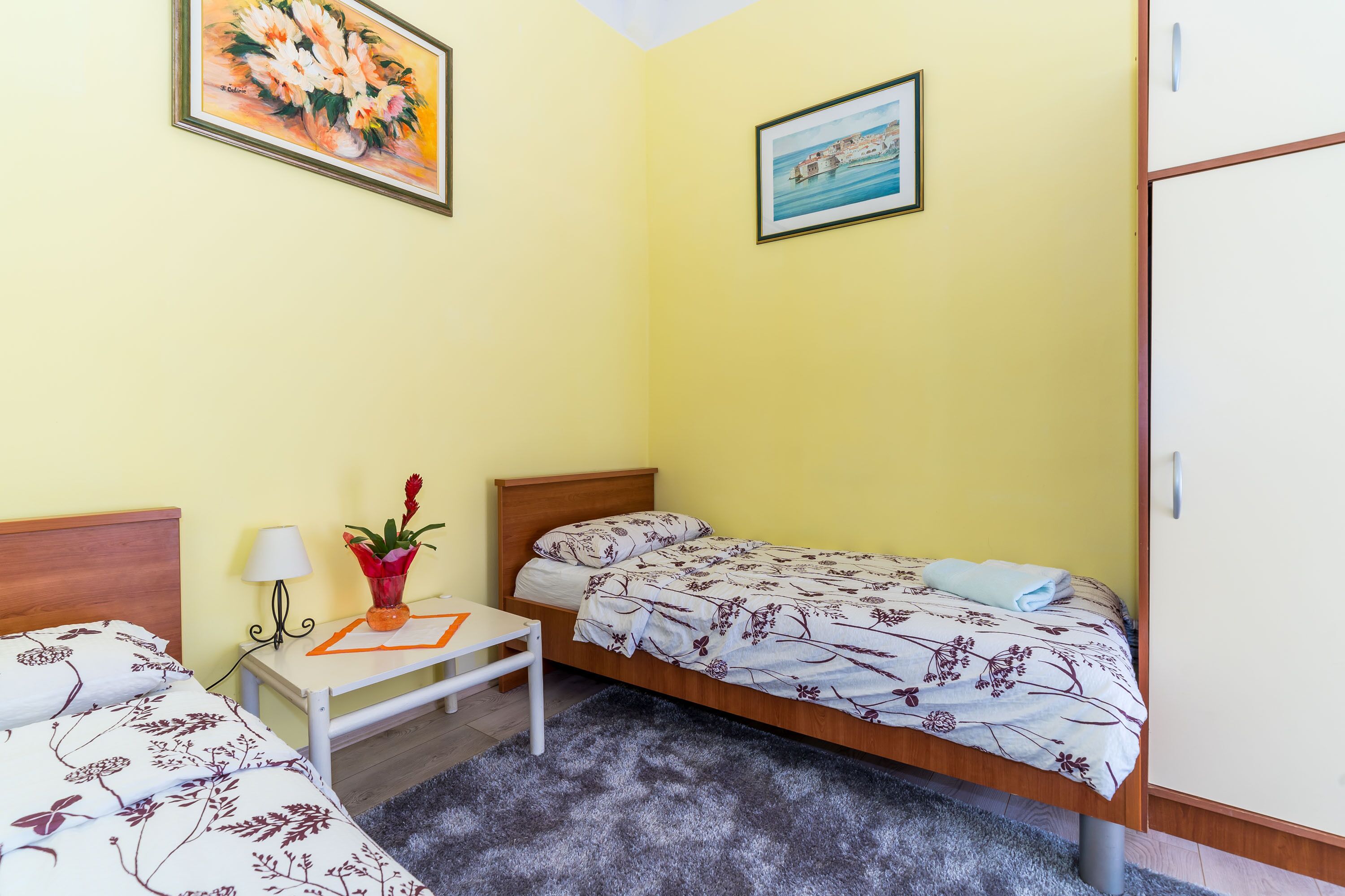 1 chambre, fer et planche à repasser, accès Internet, draps fournis