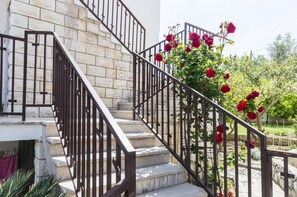 Property grounds - Apartments & Rooms Cina - Standard Double Room with Balcony and Side Sea View (Cavtat)