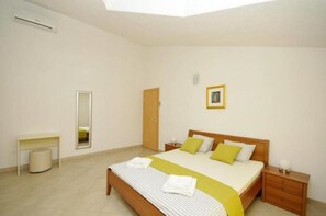 1 bedroom, free Internet, bed sheets - Apartments Villa Moonlight - Standard One Bedroom Apartment with Balcony (Okrug Gornji)