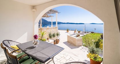 Apartments Sandito-Double Room with Terrace and Sea View