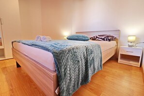 2 bedrooms, Internet, bed sheets