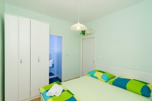 1 bedroom, iron/ironing board, Internet, bed sheets