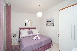1 bedroom, iron/ironing board, Internet, bed sheets - Apartment Santa- One Bedroom Apartment with Terrace and Fort View(A2) (Dubrovnik)