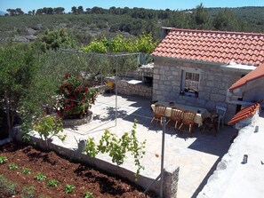 Outdoor dining - Holiday Home Ruža - Holiday Home with Terrace (Mirca)