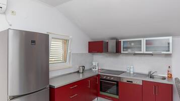 Réfrigérateur, micro-ondes, four, lave-vaisselle