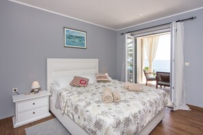 1 bedroom, iron/ironing board, WiFi, bed sheets - Villa Mirjana - One Bedroom Apartment with Terrace and Sea View (Palma) (Mlini)