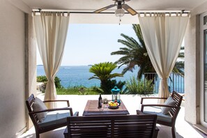 Outdoor dining - Villa Mirjana - One Bedroom Apartment with Terrace and Sea View (Palma) (Mlini)