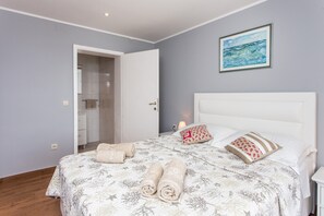 1 habitación, tabla de planchar con plancha y internet gratis 