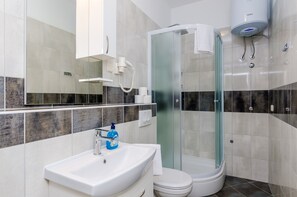 Hair dryer, towels - Apartments Maky - Studio Apartment (A2) (Dubrovnik)