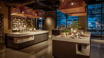 每日供應吃到飽早餐 (每人 NOK200)