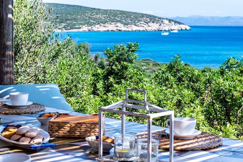 PANORAMISCHE VILLA MIT PRIVATEM ZUGANG ZUM MEER