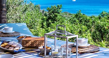 PANORAMISCHE VILLA MIT PRIVATEM ZUGANG ZUM MEER