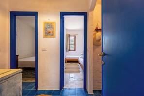 3 chambres, fer et planche à repasser, Wi-Fi gratuit, draps fournis