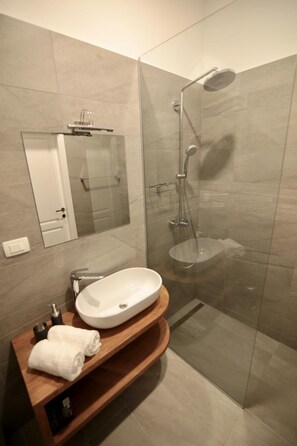 Hair dryer, towels