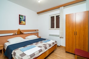 2 chambres, accès au Wi-Fi (inclus), literie fournie