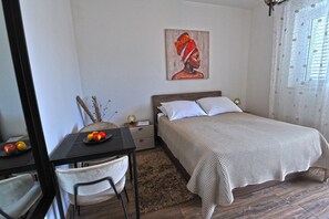 1 bedroom, WiFi, bed sheets