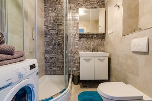 Hair dryer, towels - Apartments Lazarin - One Bedroom Apartment with Balcony and Sea View (2 Mali ) (Dubrovnik)