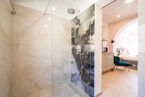 Bathtub, hair dryer, towels - Apartment Villa Palma- Studio Apartment with Balcony and Sea View (Mlini)