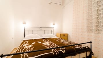 1 bedroom, free WiFi, bed sheets