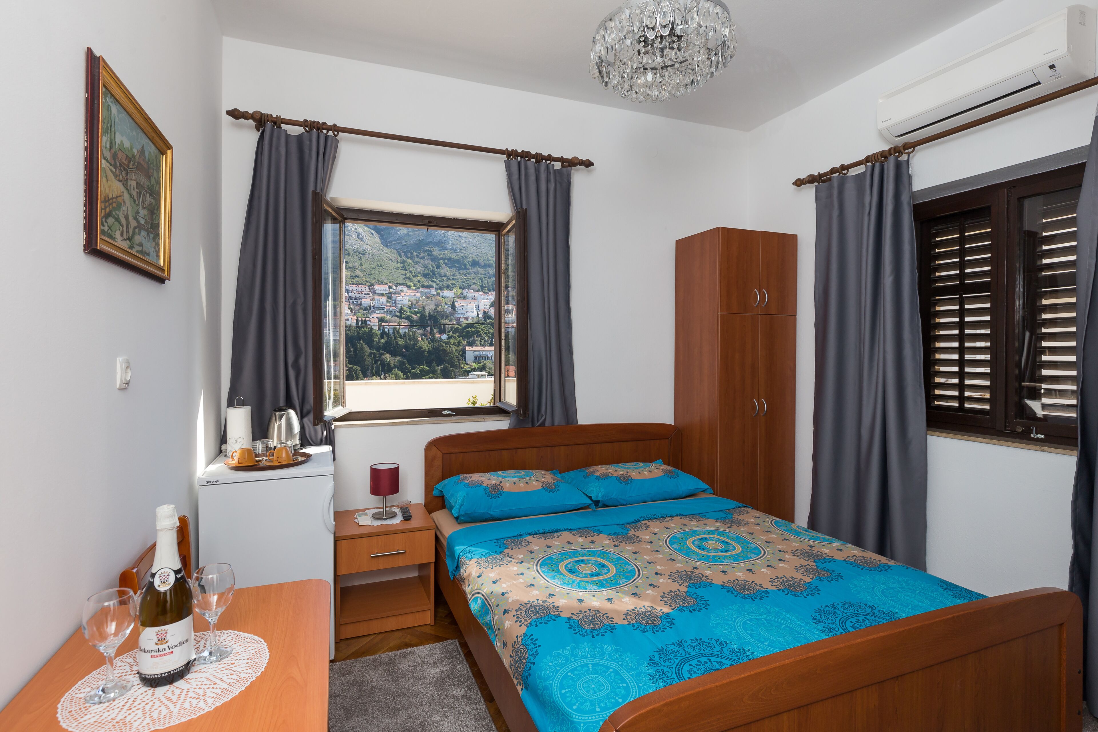 1 bedroom, WiFi, bed sheets