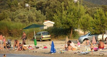 Apartments Neven - Two Bedroom Apartment with Terrace and Partial Sea View (A1)