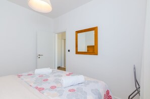 1 bedroom, iron/ironing board, Internet, bed sheets