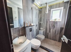 Shower, hair dryer, towels - Apartment LaVilla - Two Bedroom Apartment with Balcony and Sea View (Žuti) (Mlini)