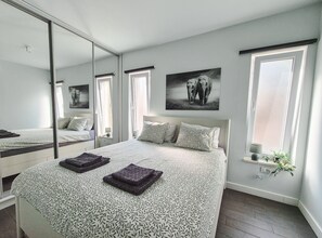 2 bedrooms, iron/ironing board, internet, bed sheets