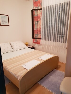 2 bedrooms, WiFi, bed sheets