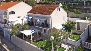 Ein Wohngebiet mit Häusern, die mit A1, A2, A3 und A4 gekennzeichnet sind, was auf einen möglichen Hotelkomplex hindeutet.
